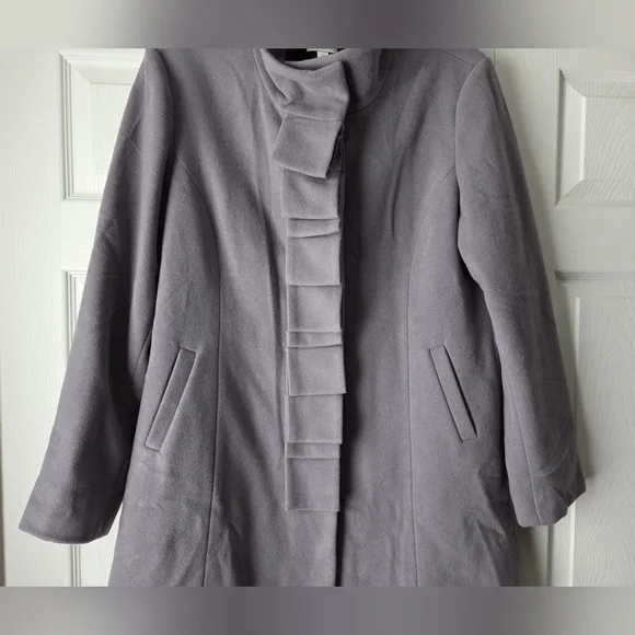 NWOT Garnet Hill Gray Ribbon Candy Ruffle Front Wool Coat Size 18 - Picture 4 of 16